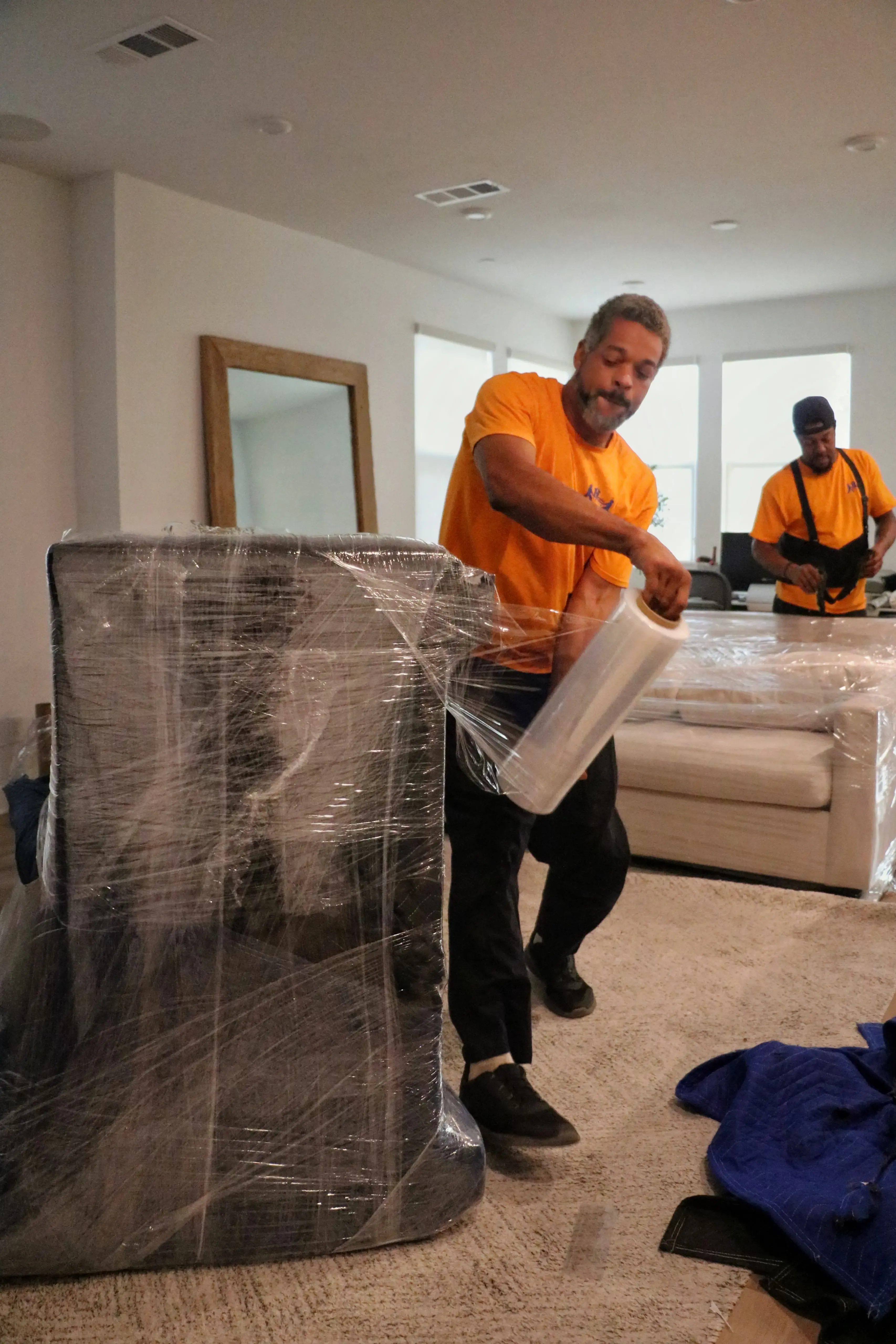 Helpful Moving crew working a South OC move